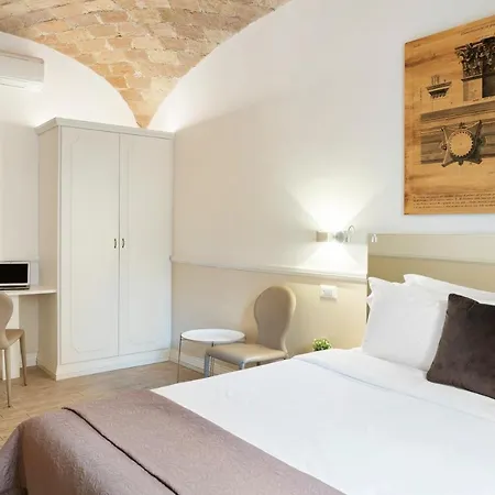 4 Bed 4 Bath Flat W Balcony Near Termini Lejlighed Rom
