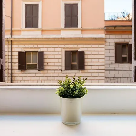 4 Bed 4 Bath Flat W Balcony Near Termini