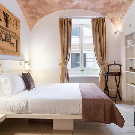 4 Bed 4 Bath Flat W Balcony Near Termini